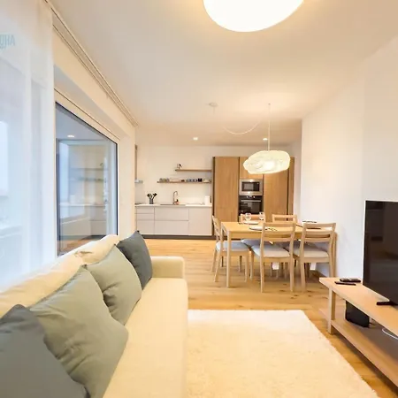 Blue Palace 5d Tirabora Short Rent, Con Parcheggio Privato