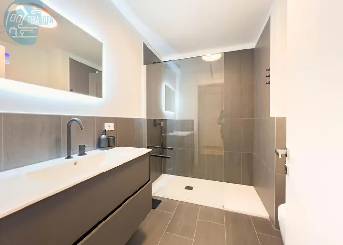 아파트 Blue Palace 5d Tirabora Short Rent *