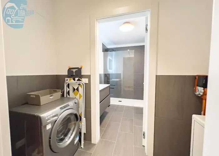 Blue Palace 5d Tirabora Short Rent Trieste